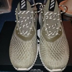 Adidas Alphabounce EM